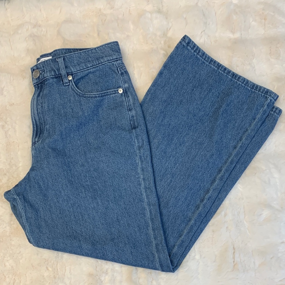 LOFT High Rise,  Wide Leg Jeans Light Wash size 28/6